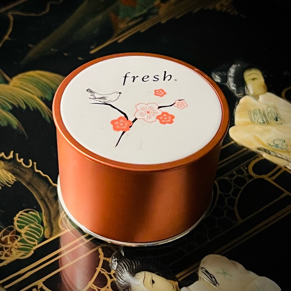 New fresh Memoirs of a Geisha Shimmer Powder w/ crushed pearl 2005 discontinued